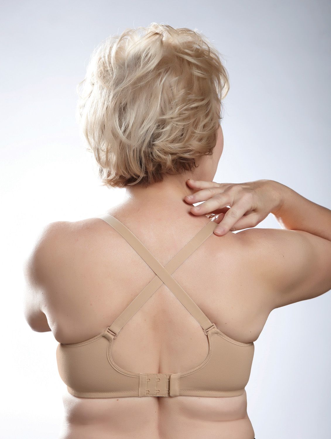 https://www.womanspersonalhealth.com/files/styles/uc_product_full/public/american-breast-care-casual-new-seamless-t-shirt-mastectomy-bra-back.jpg?itok=aP6fowLF